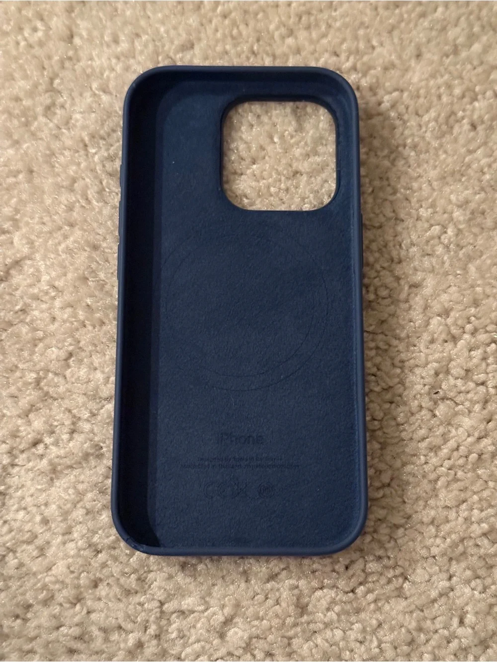 Apple iPhone 16 Pro Silicone Case - Navy Blue (MagSafe)